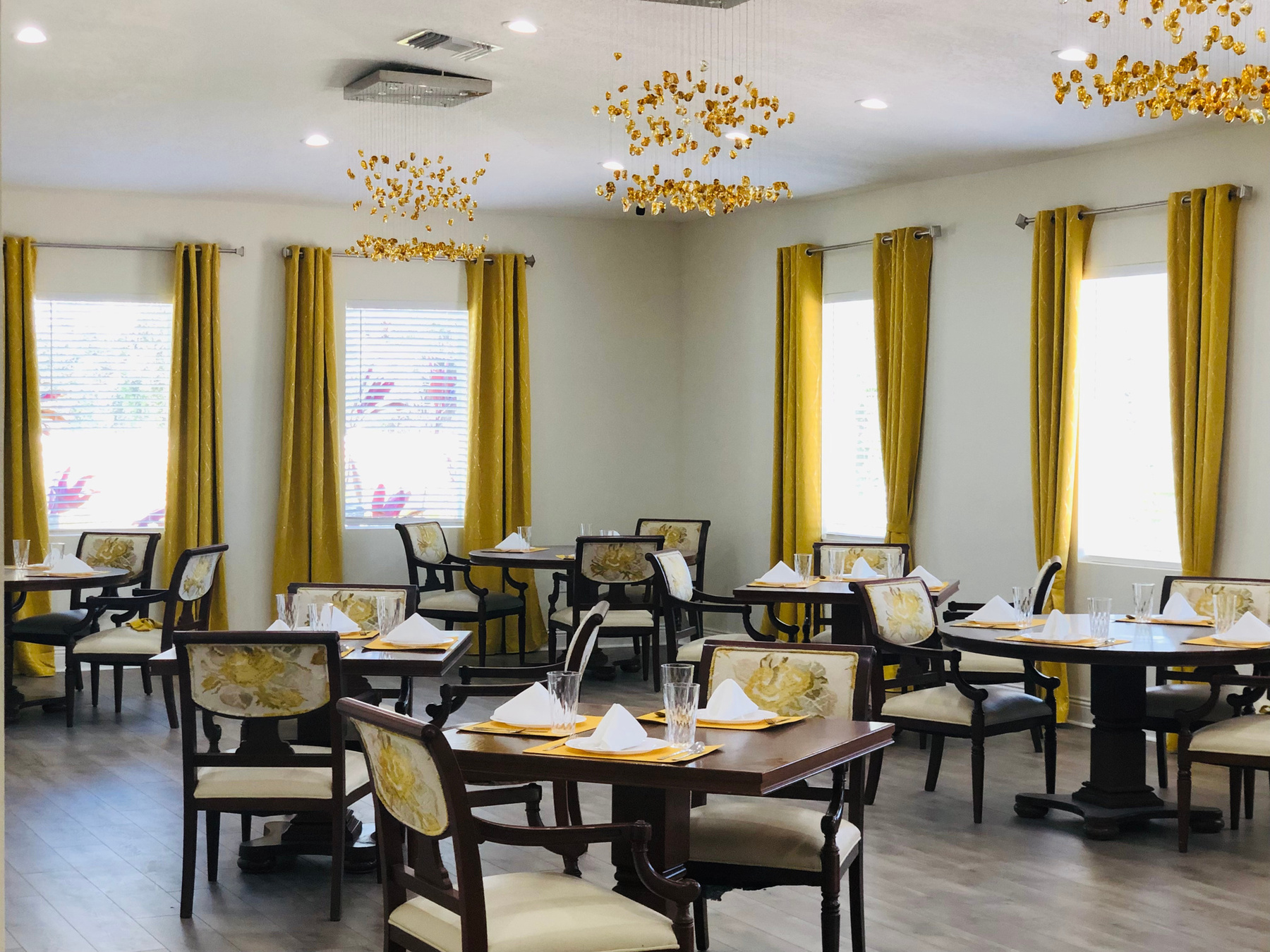 Dining room at The Manor of Fort Pierce
